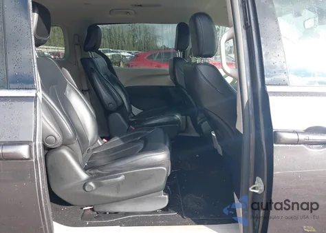 2023 Chrysler Pacifica Hybrid Touring L z USA, uszkodzony, nr VIN 2C4RC1L77PR584250